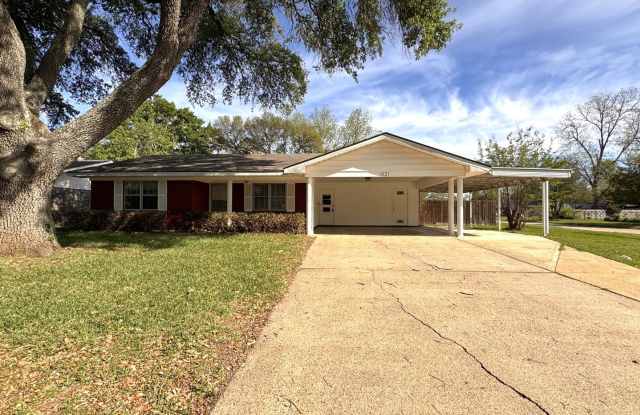 REMODELED SPACIOUS SOUTH BOSSIER HOME. photos photos