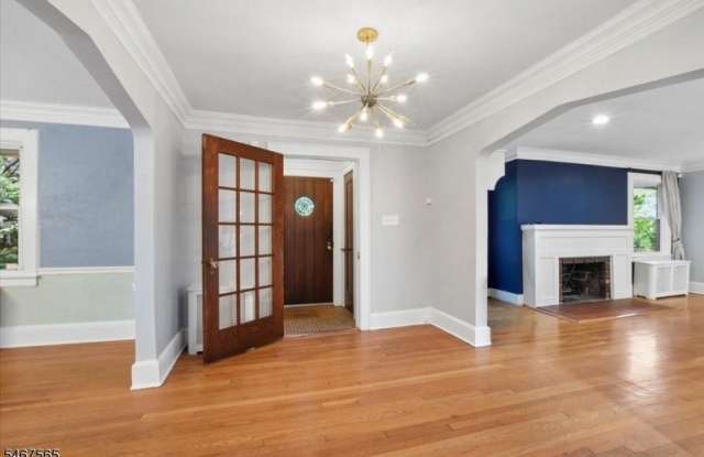 80 Claremont Ave Gallery 3