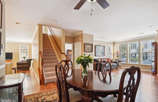 43074 OLD GALLIVAN Terrace Gallery 3