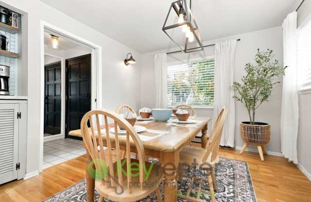 Modern Comfort Meets Outdoor Living in Seattle Gallery 4
