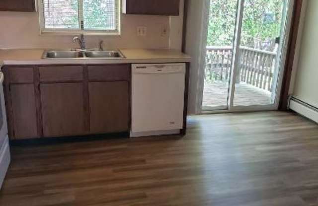 1349 Vineland Court Southeast Gallery 3