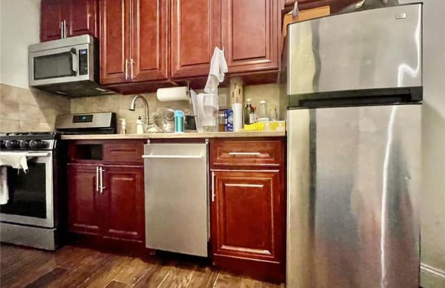 325 E 90th Street - 325 East 90th Street, New York City, NY 10128