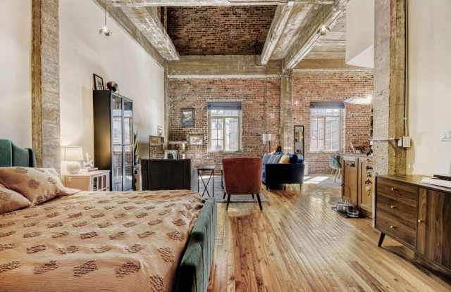Evolve Real Estate: Elegant Urban Loft 1 Bed/1 Bath, 1016 SQFT With Full Bathroom in The Heart of LoDo! photos photos