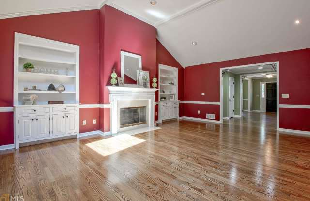 311 Cumberland Ct Gallery 2
