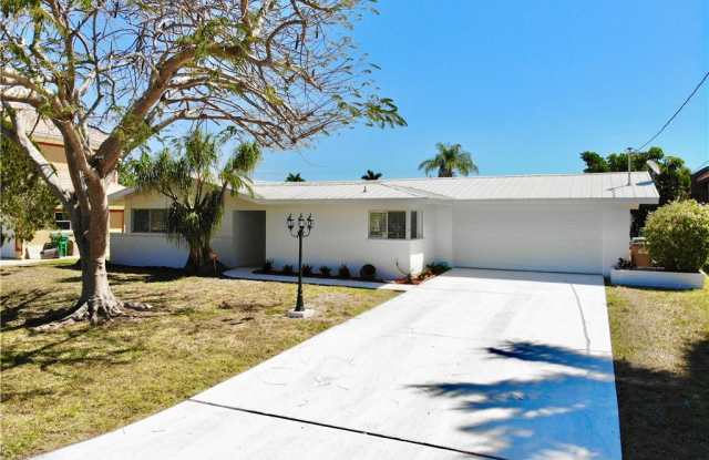 5335 Del Monte CT - 5335 Delmonte Court, Cape Coral, FL 33904