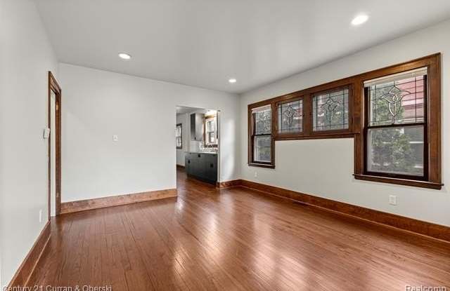 8804 Mason Place Gallery 3