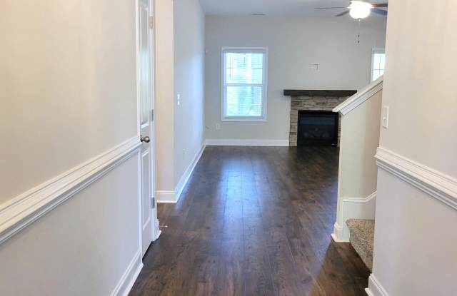 1897 Airport Road Gallery 3