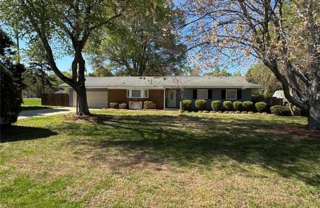 1803 Overhill Drive photos photos