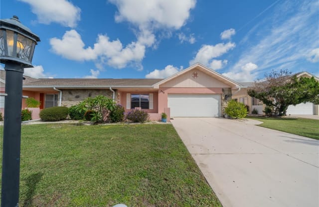 338 CLUB MANOR DRIVE - 338 Club Manor Drive, Sun City Center, FL 33573
