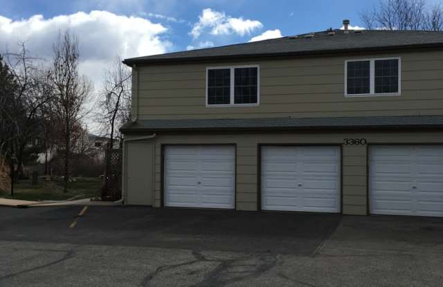 Lovely 2 bed 1 Bath Townhome in park-like setting in Boulder. - Available July 6th! photos photos
