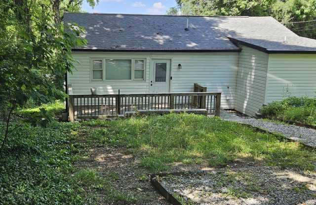 *Knoxville 37915 - 3 bedroom, 2 bath home - Contact Brad Croisdale (865) 805-9964 Gallery 4