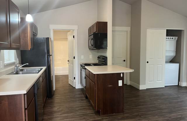 748 W. Sussex Ave.Apt.102 - 748 West Sussex Avenue, Missoula, MT 59801