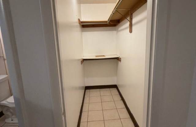 Studio apartment in Brighton Heights Gallery 4