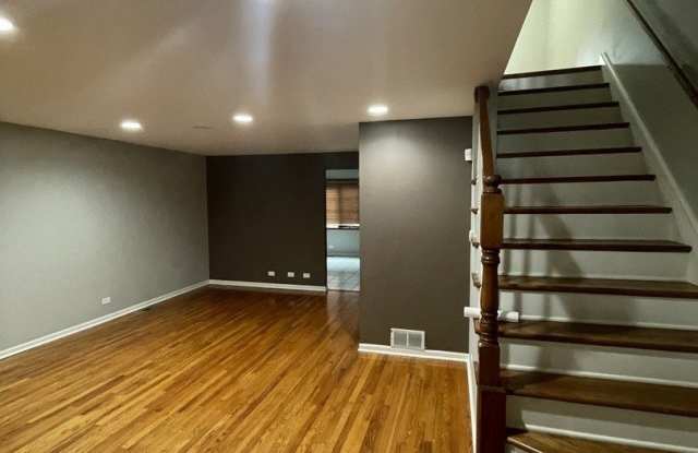 309 Elgin Avenue Gallery 2