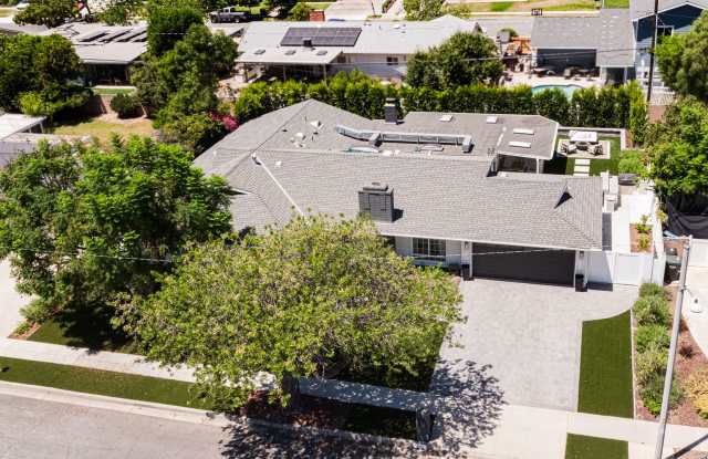 5 bedroom 2.5 bathroom home in Shadow Oaks Gallery 3