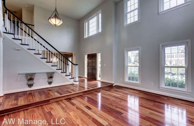 6708 Applewood Place Gallery 3