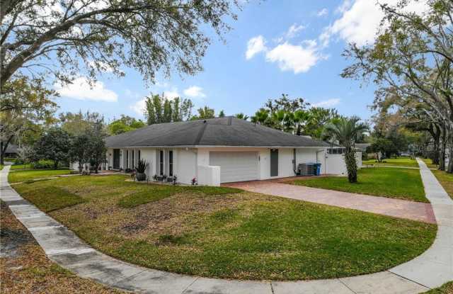 1800 KING ARTHUR CIRCLE Gallery 2