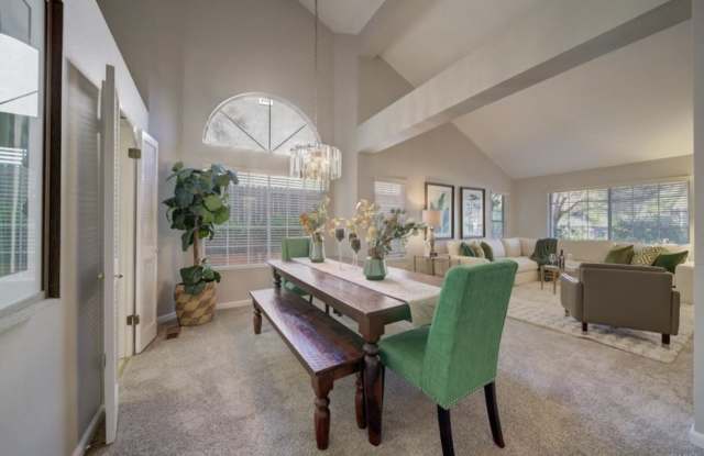 3309 Colonial Court Gallery 1