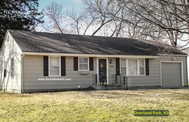 7114 Beverly St - 7114 Beverly Street, Overland Park, KS 66204