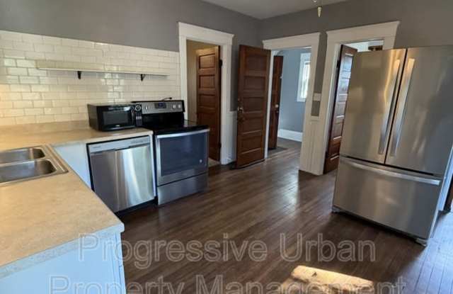 1567 Wagar Avenue - Upstairs Gallery 2
