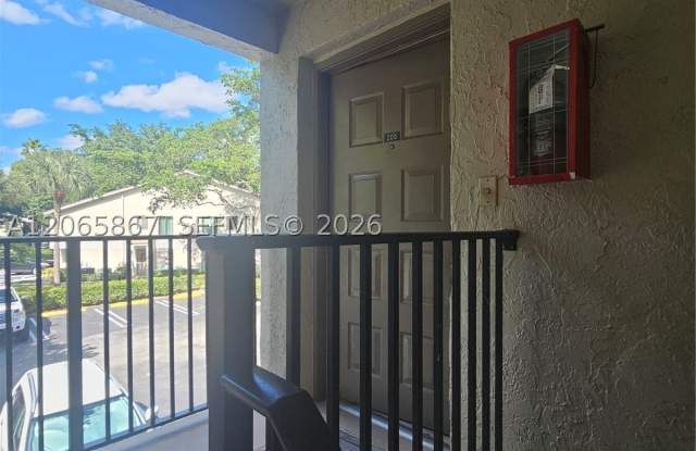 713 Gardens Dr Gallery 2