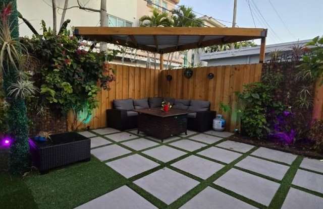 622 NE 10th Ave photos photos