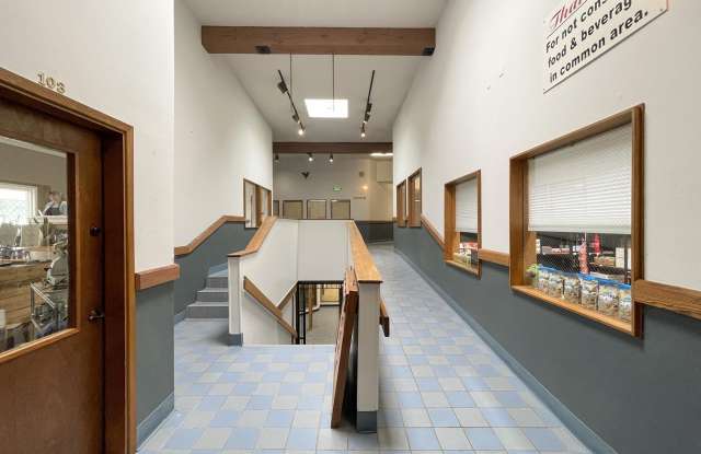 222 N Lincoln St #207 Gallery 3