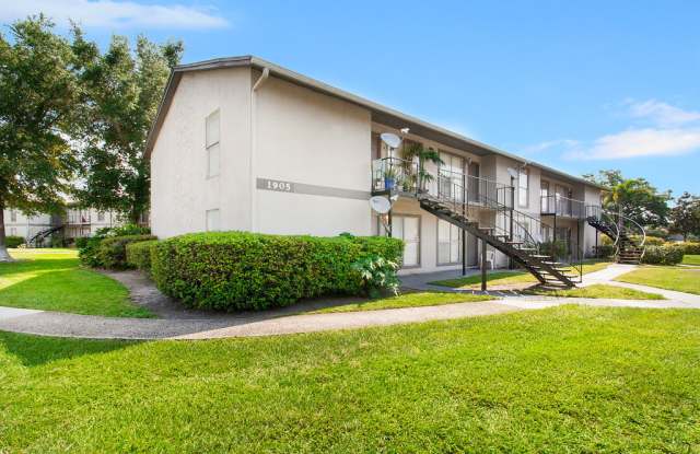 Charming Two Bed Ground Floor Condo in Englewood Park – Move-In Ready! photos photos Charming Two Bed Ground Floor Condo in Englewood Park – Move-In Ready! photos photos