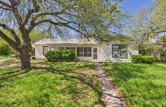 722 Garden Acres Boulevard - 1 photos photos