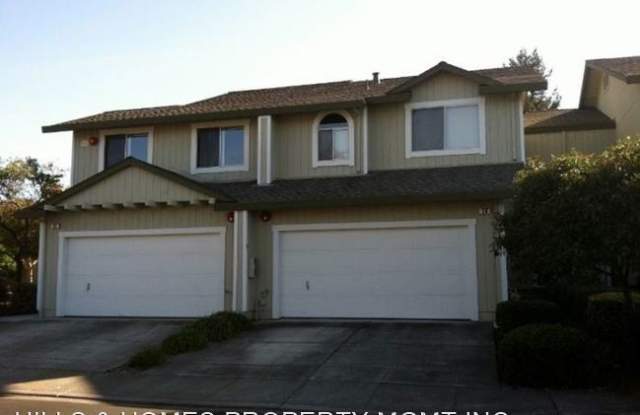 35 REGENTS CIRCLE - 35 Regents Circle, Rohnert Park, CA 94928