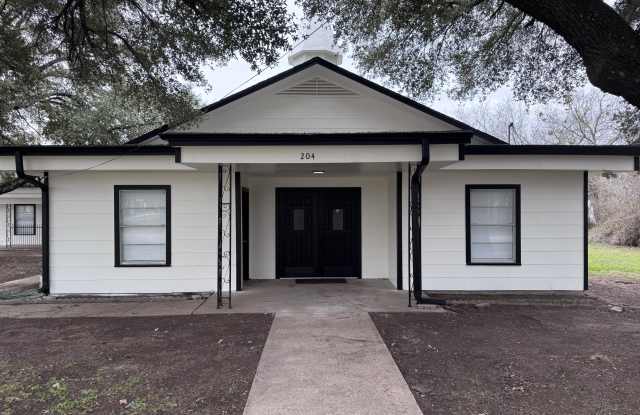 204 Church Street - 2 photos photos