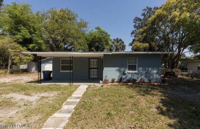 2513 Spirea Street photos photos