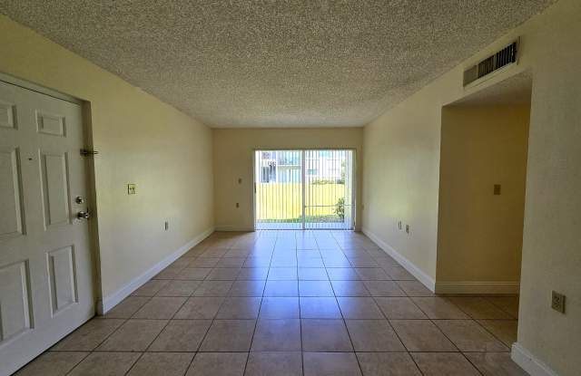 1215 Benoist Farms Road#103 photos photos