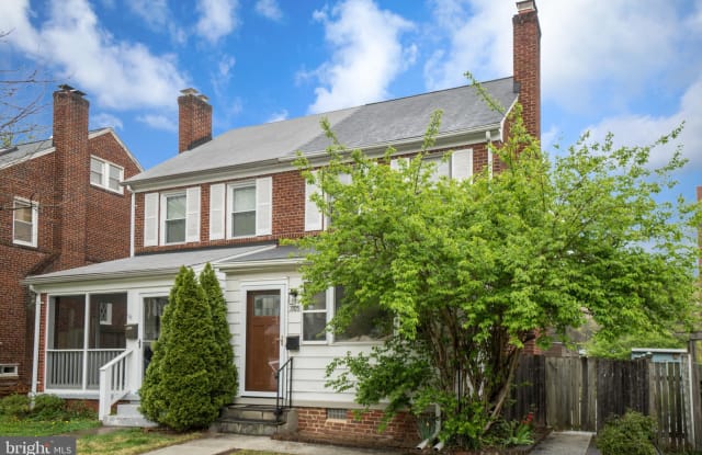 1105 16TH STREET S - 1105 16th Street South, Arlington, VA 22202
