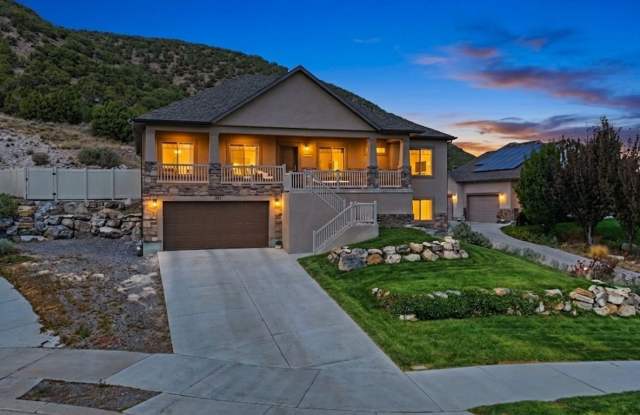 3961 E YAKIMA Way Gallery 2