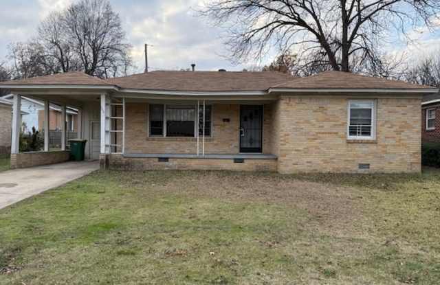 1914 S Van Buren St., Little Rock AR 72204 - Well kept 3br 1.5ba w/fenced yard near UALR photos photos