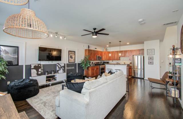 2216 Chenevert St - 2216 Chenevert Street, Houston, TX 77003