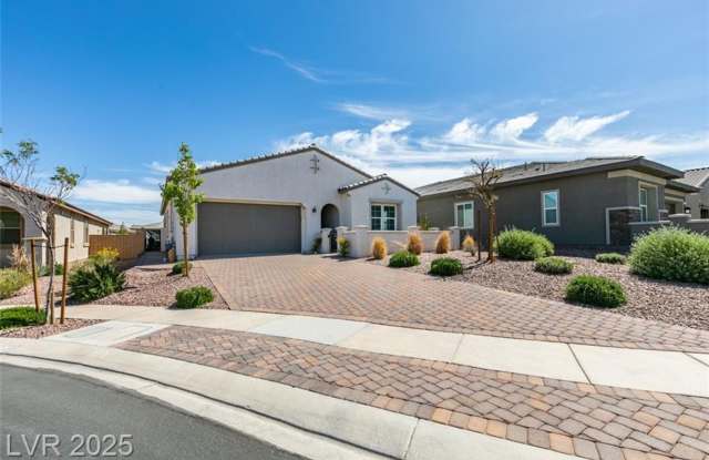 ABSOLUTELY GORGEOUS SINGLE STORY HOME WITH POOL LOCATED IN CADENCE!! photos photos