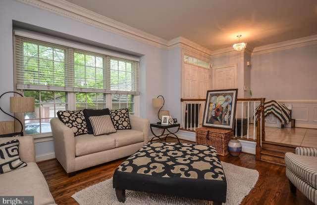 21 MAPLEWOOD PARK COURT Gallery 3
