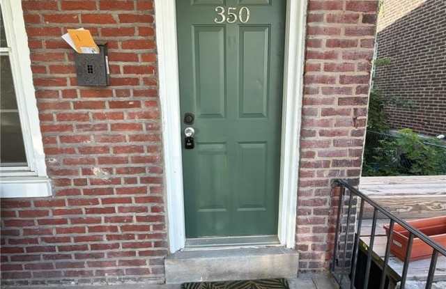 350 Dupont Street Gallery 1