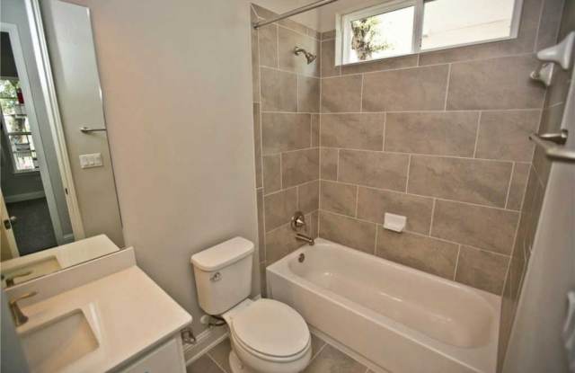 6709  Vitruvius DR Gallery 4