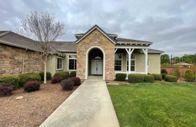 Absolutely Gorgeous Home in Desired Elk Grove Gated Community Gallery 3