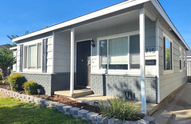 715 West 4th Street - 715 West 4th Street, Azusa, CA 91702