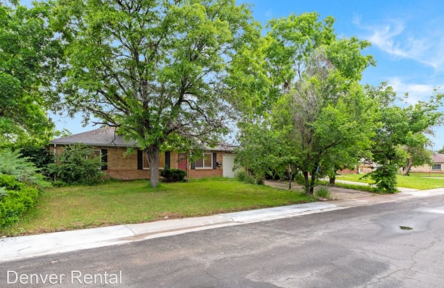 981 Ursula St - 981 Ursula Street, Aurora, CO 80011