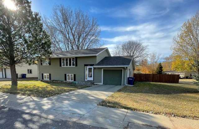 Charming Home w/ Spacious, Fenced yard photos photos