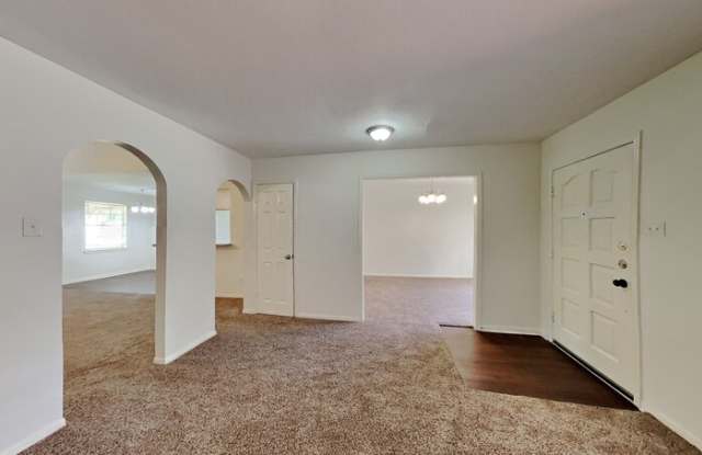 5102 Royal Oak Drive Gallery 4