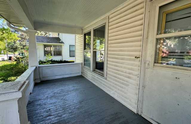 $2,200 | 3 Bedroom, 2 Bathroom House | Cat Friendly* | Available for August 1st, 2027 Move In! Gallery 3