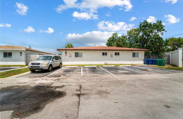5603 NW 27th Ct Gallery 1