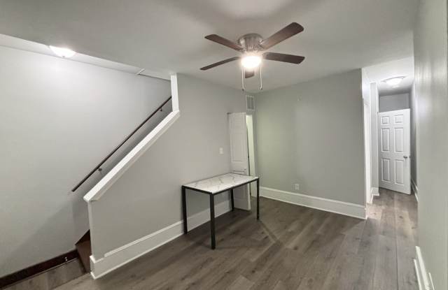 4 BR/4BA Beautifully remodeled townhome Gallery 2