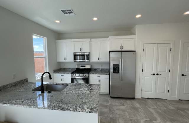 248 N 2470 W - 248 North 2470 West, Hurricane, UT 84737